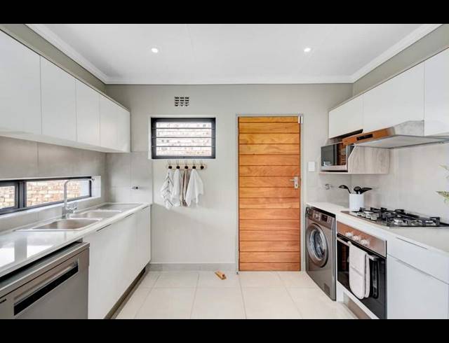 3 BEDROOM HOUSE FOR SALE IN PROTEA GLEN